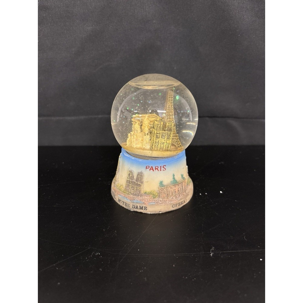Paris Souvenir Snowglobe Eiffel Tower